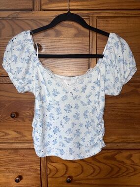 Pink Rose White and Light Blue Floral Puff-Sleeve Crop Top